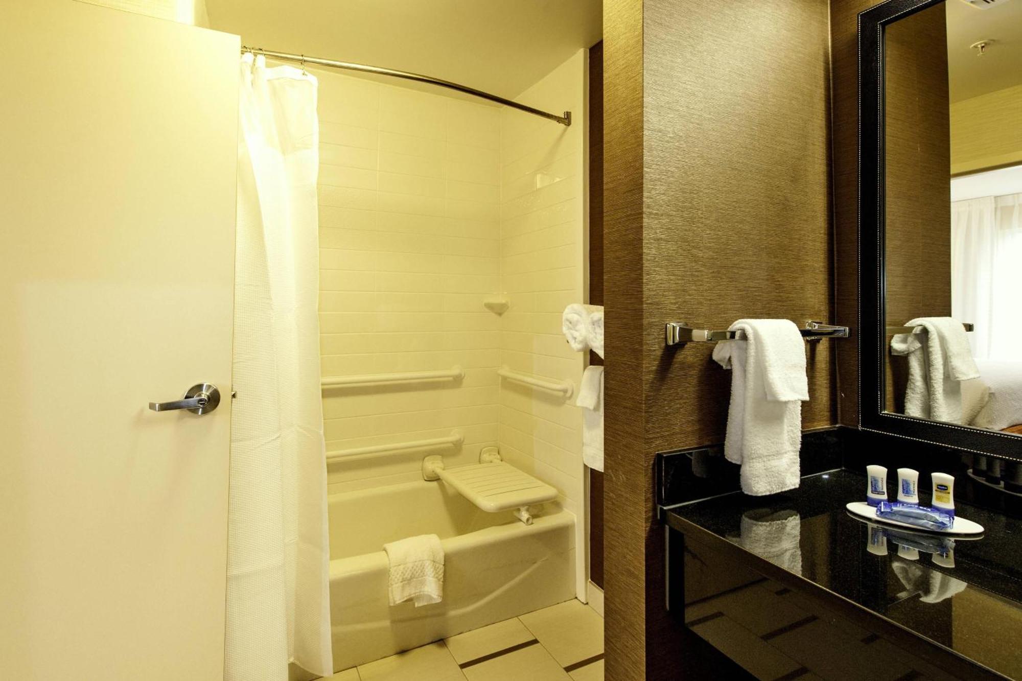 Fairfield Inn & Suites By Marriott Meridian Extérieur photo